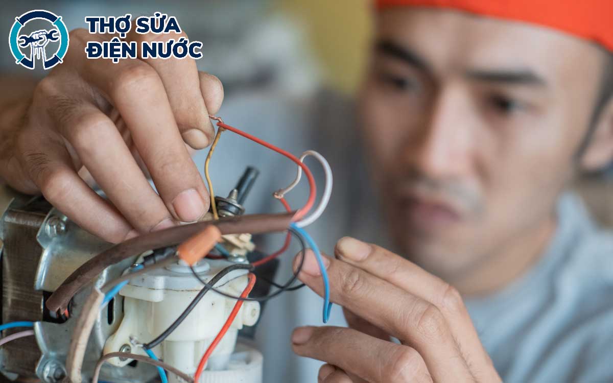 Đội ngũ thợ điện lành nghề, có đào tạo bằng cấp đàng hoàng