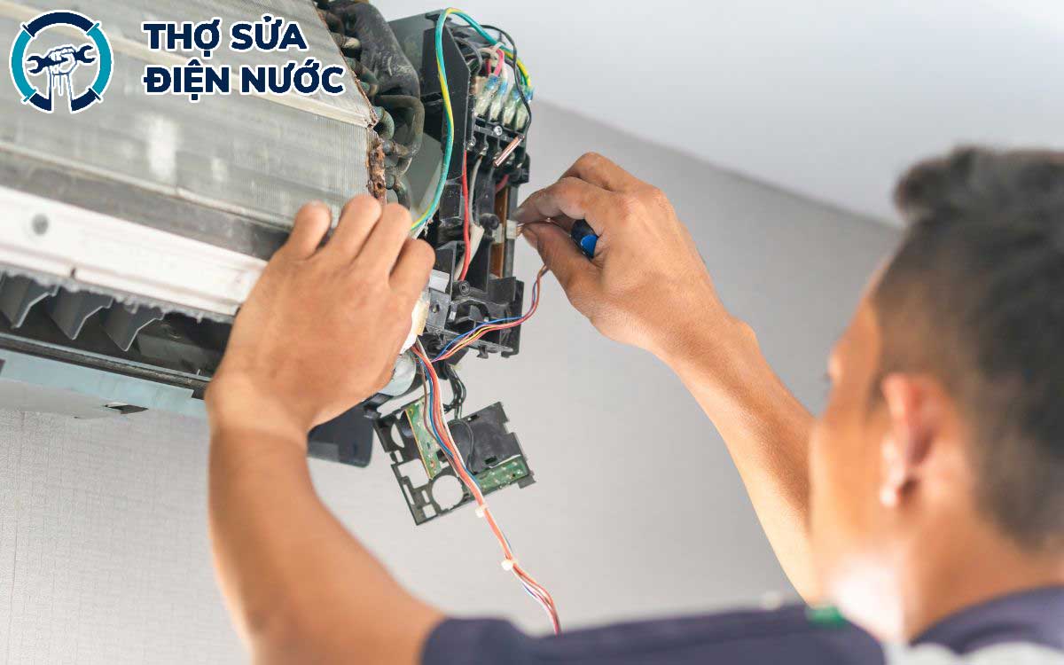 Sửa điều hòa là dịch vụ chạy nhất vào mùa hè ở thủ đô