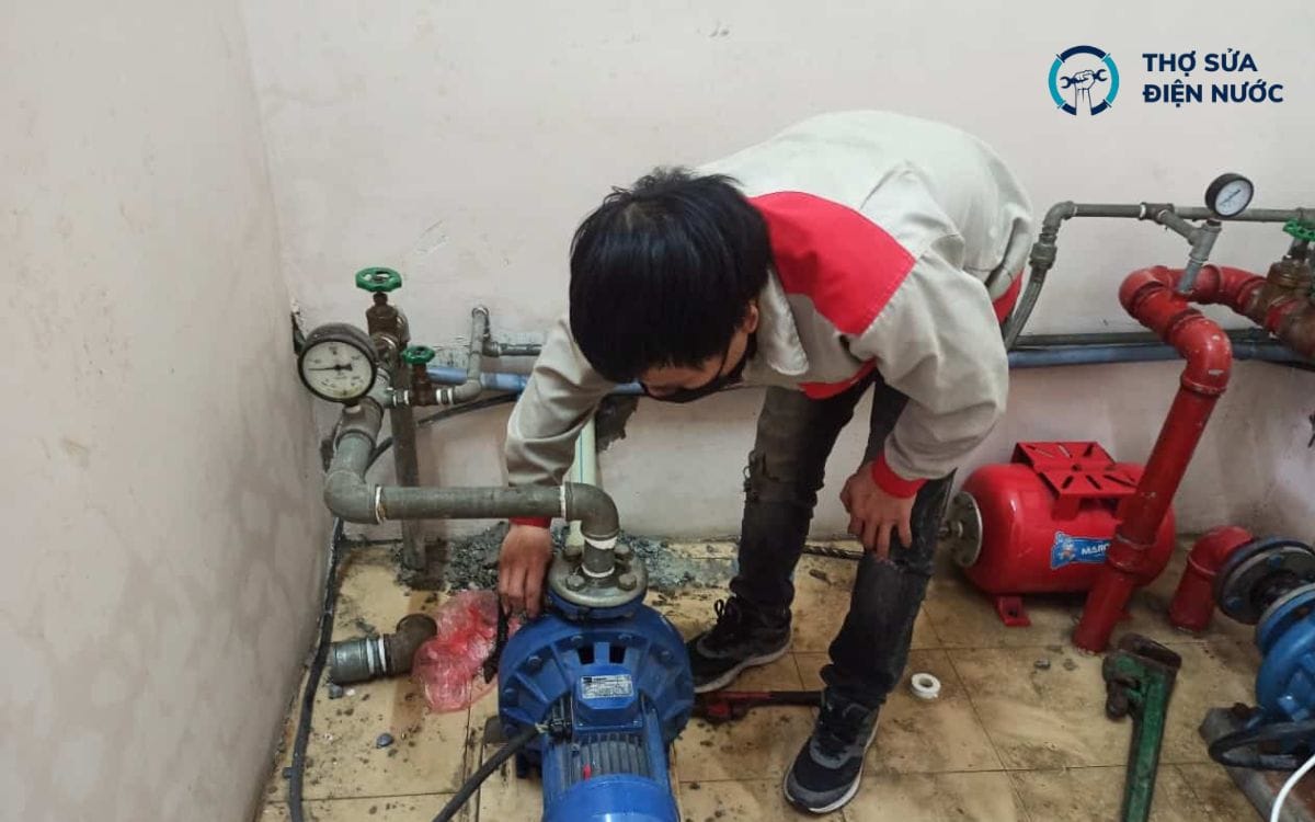 Sửa điện nước Long Biên nhanh chóng, có mặt sau 15 phút