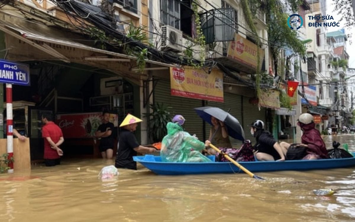 Xử lý các vấn đề về nước, cống thoát tại Hoàn Kiếm cần được tiến hành định kỳ, đặc biệt là trong mùa mưa lũ