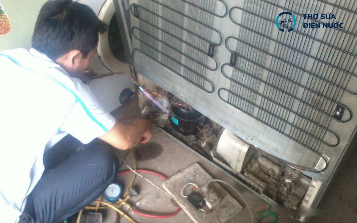 Xử lý dứt điểm sự cố với đội ngũ kỹ thuật viên chuyên nghiệp tại Thợ sửa điện nước 247