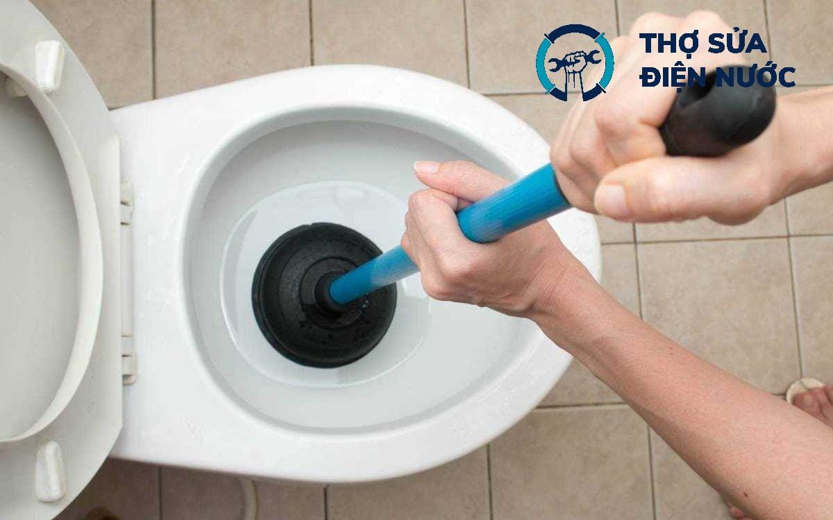 Thông tắc bồn cầu Hai Bà Trưng