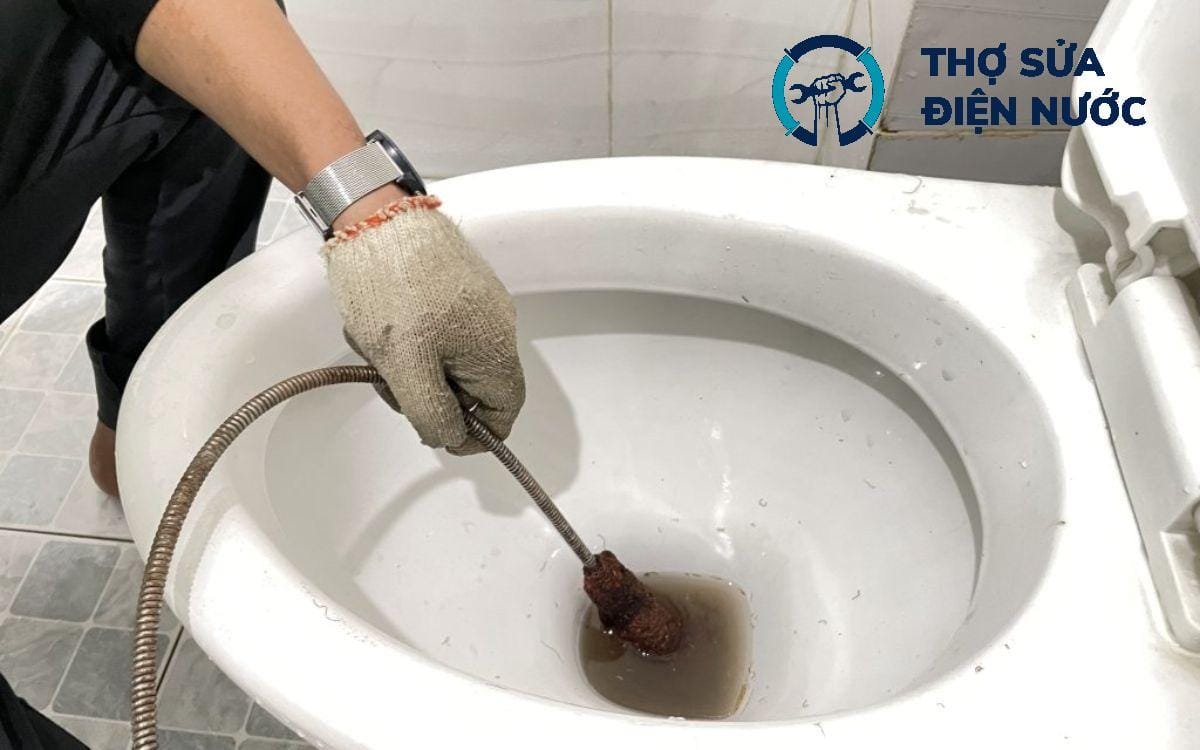 Thông tắc bồn cầu Hai Bà Trưng