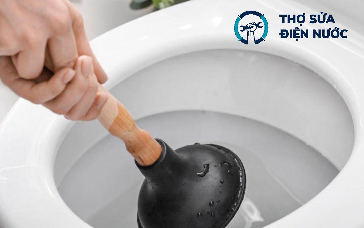 Thông tắc bồn cầu Hoàng Mai