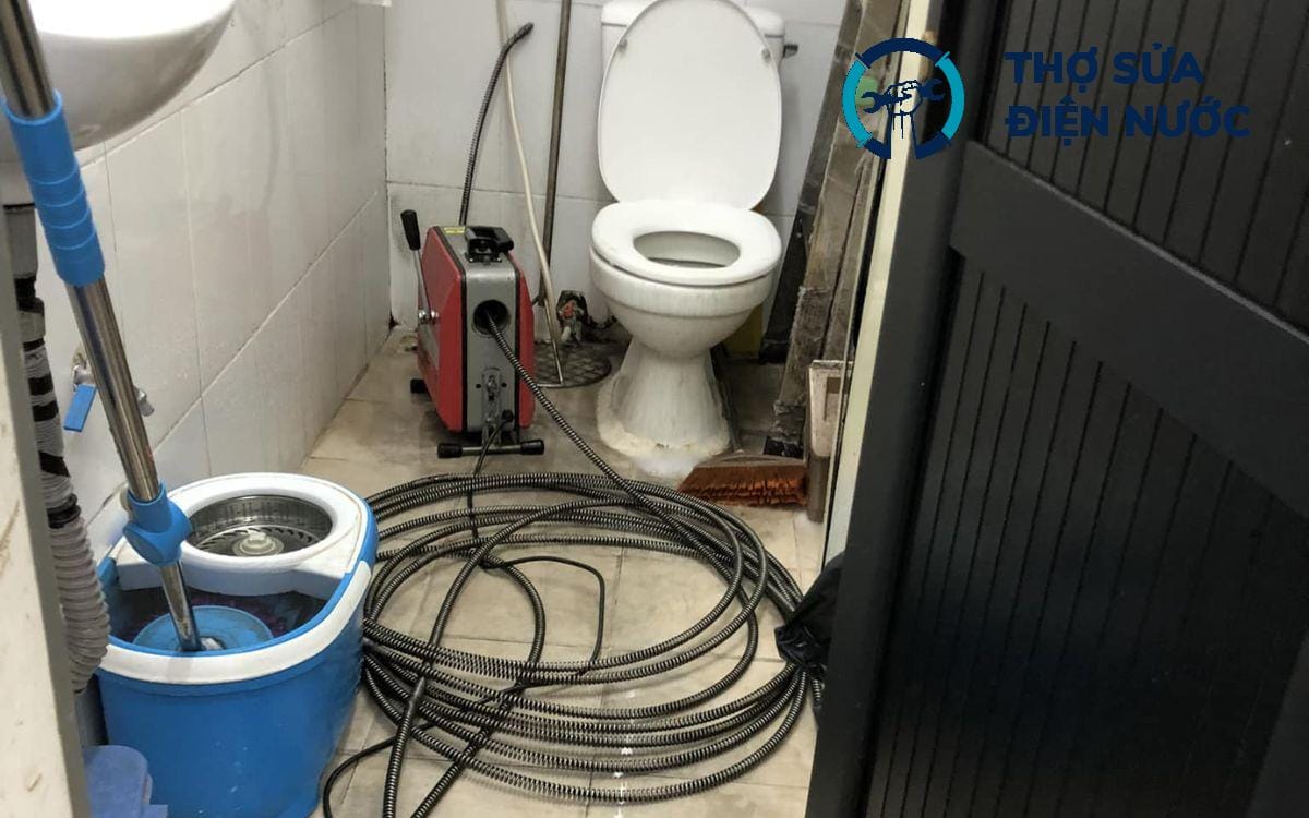 Thông tắc bồn cầu Long Biên