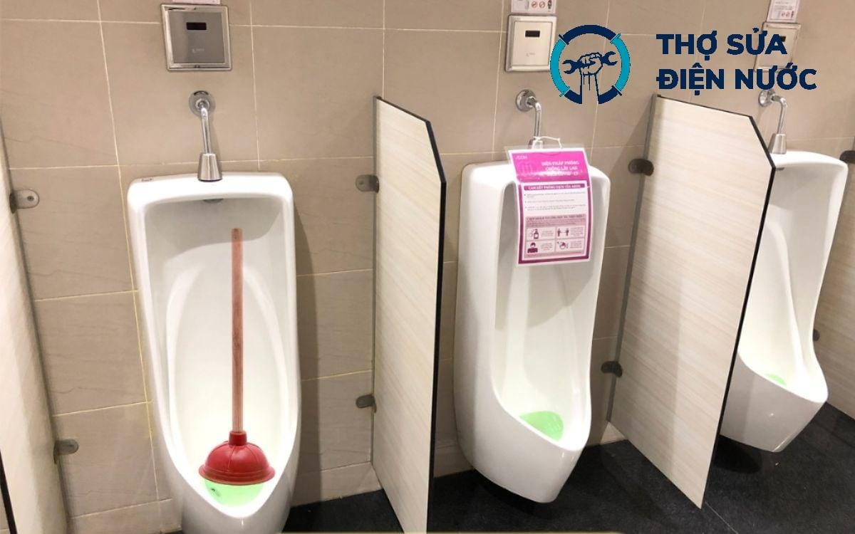 Thông tắc bồn cầu Long Biên