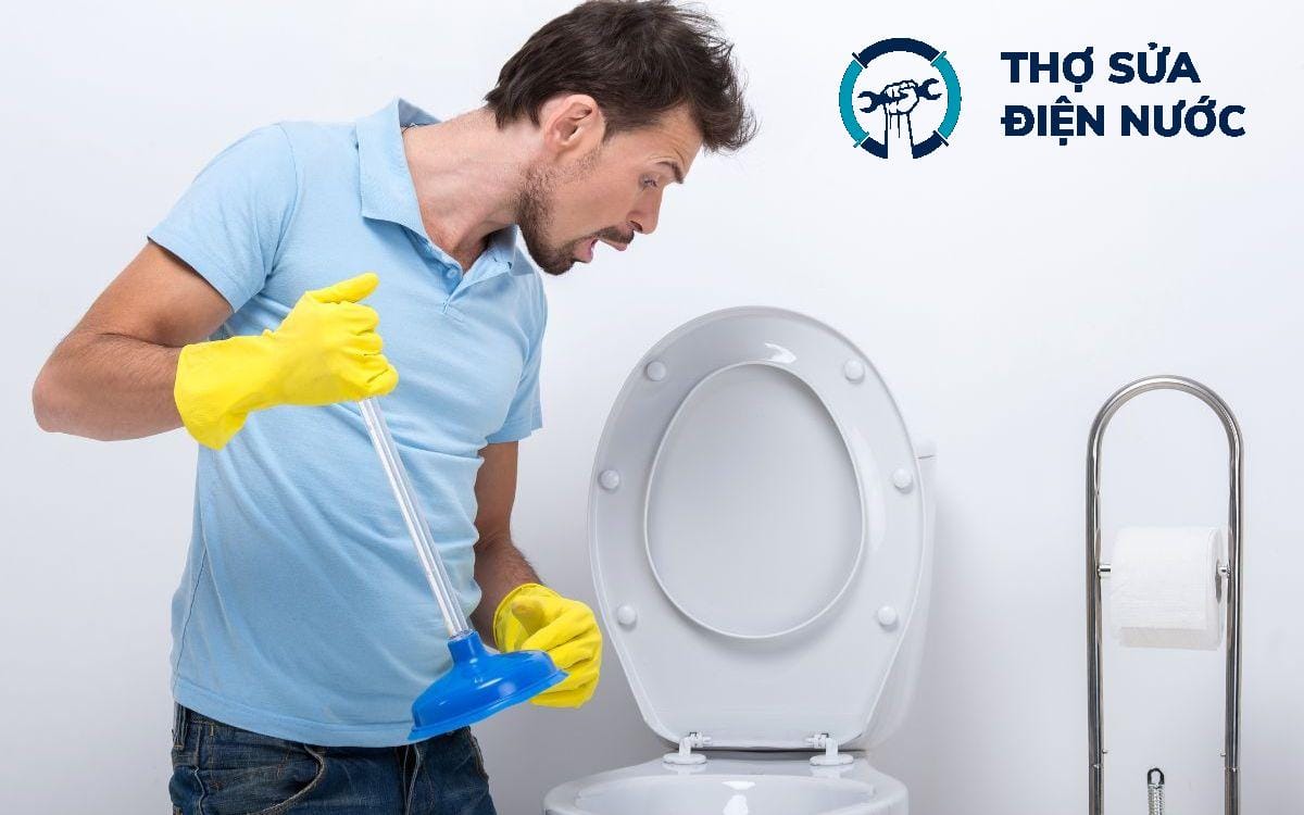 Thông tắc bồn cầu Tây Hồ