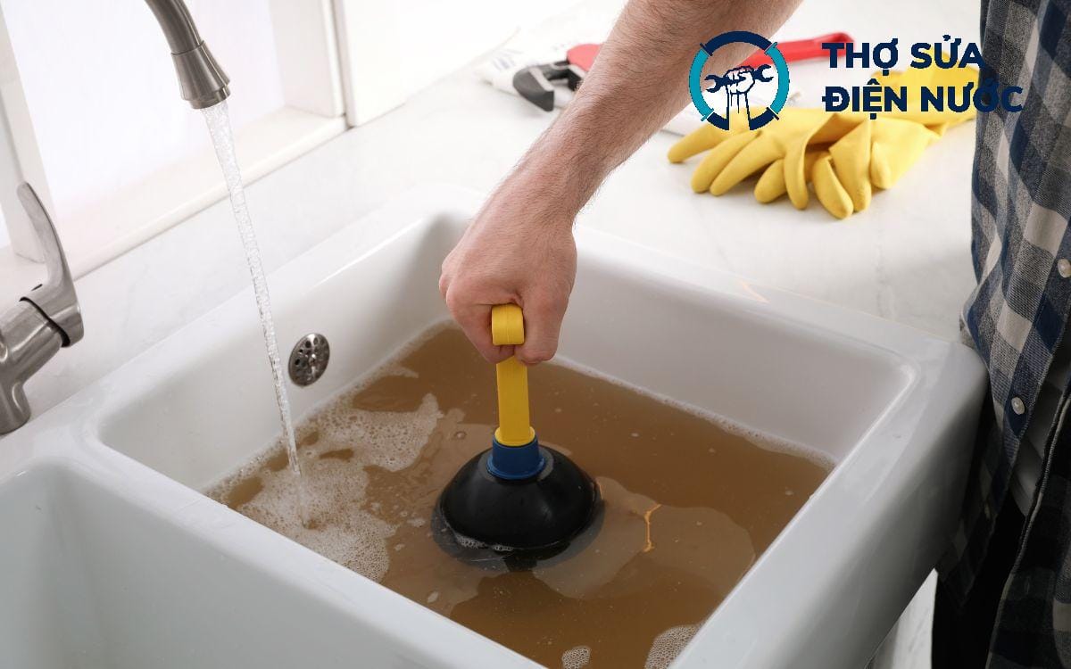 Thông tắc cống Hoàng Mai