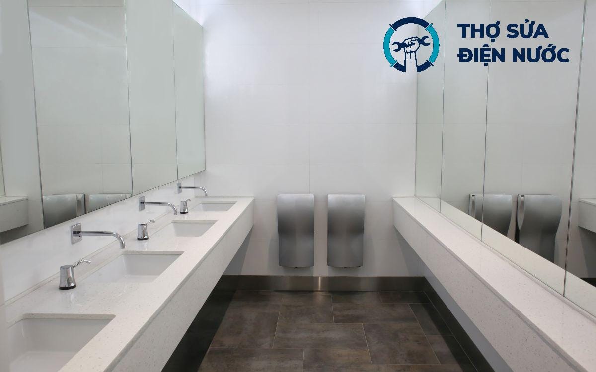 Xử lý mùi hôi nhà vệ sinh Hoàng Mai