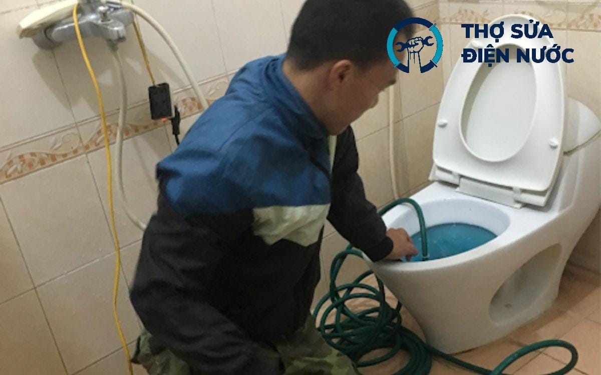 Xử lý mùi hôi nhà vệ sinh Long Biên