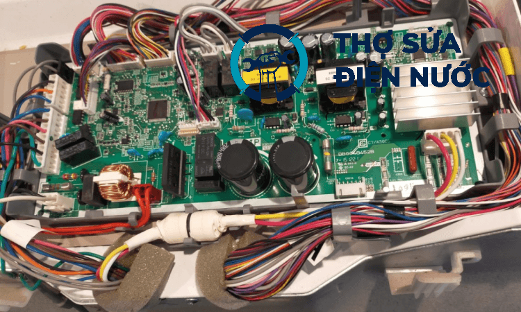 Kiểm tra một board mạch tủ lạnh gặp lỗi chạy liên tục